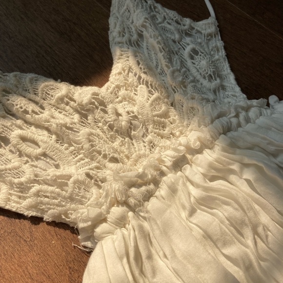 DailyLook Crochet Bodice Maxi Dress - Picture 4 of 6